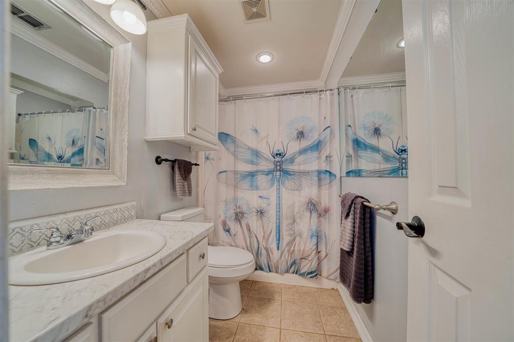 1936 A Silver Maple Road Property Photo 22