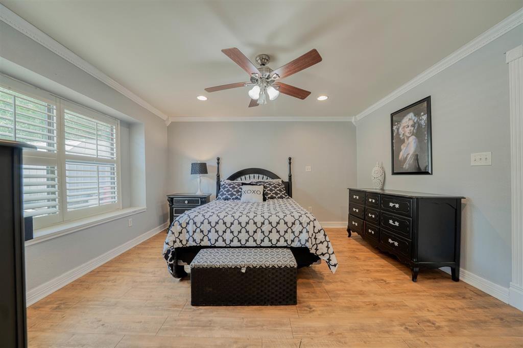 1936 A Silver Maple Road Property Photo 24