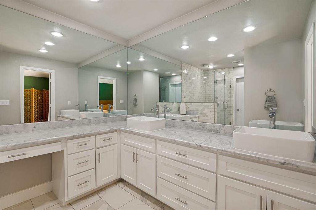 9421 Meadowknoll Drive Property Photo 18