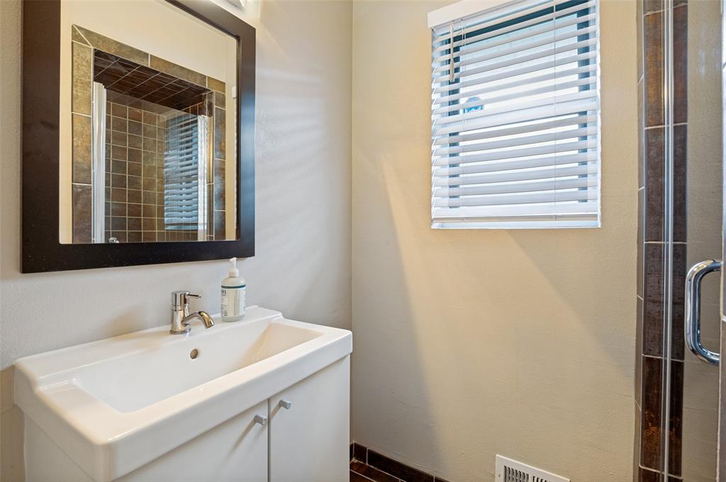 9421 Meadowknoll Drive Property Photo 20