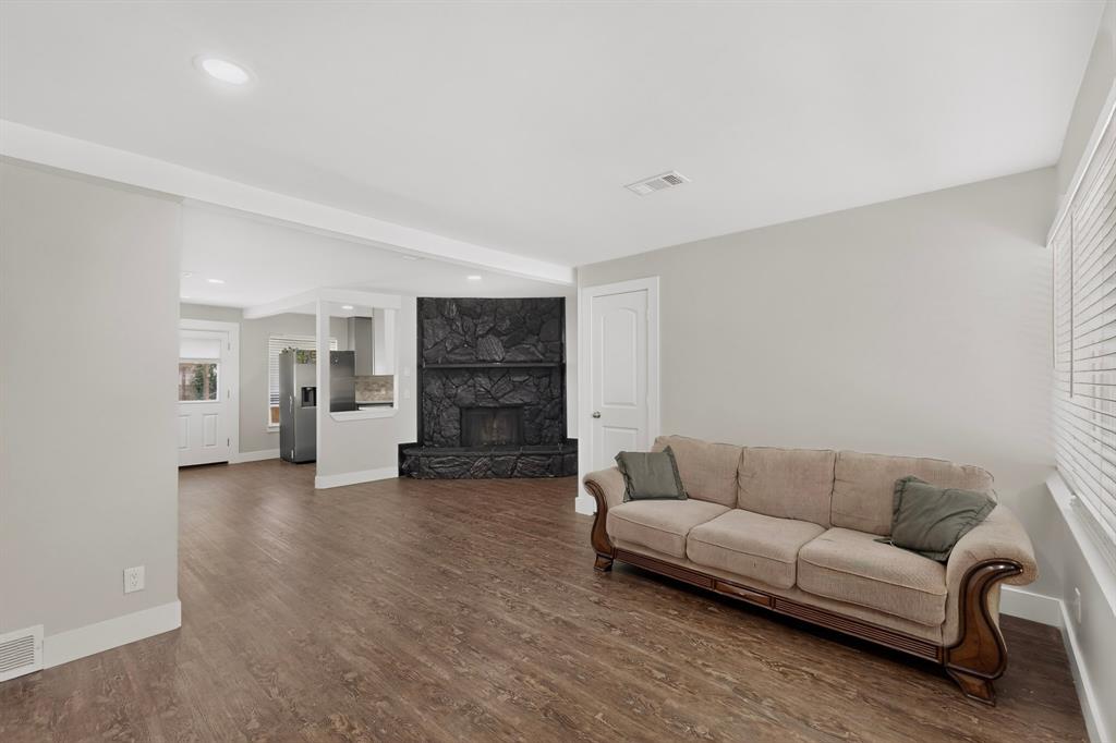 2310 Costa Mesa Drive Property Photo 4