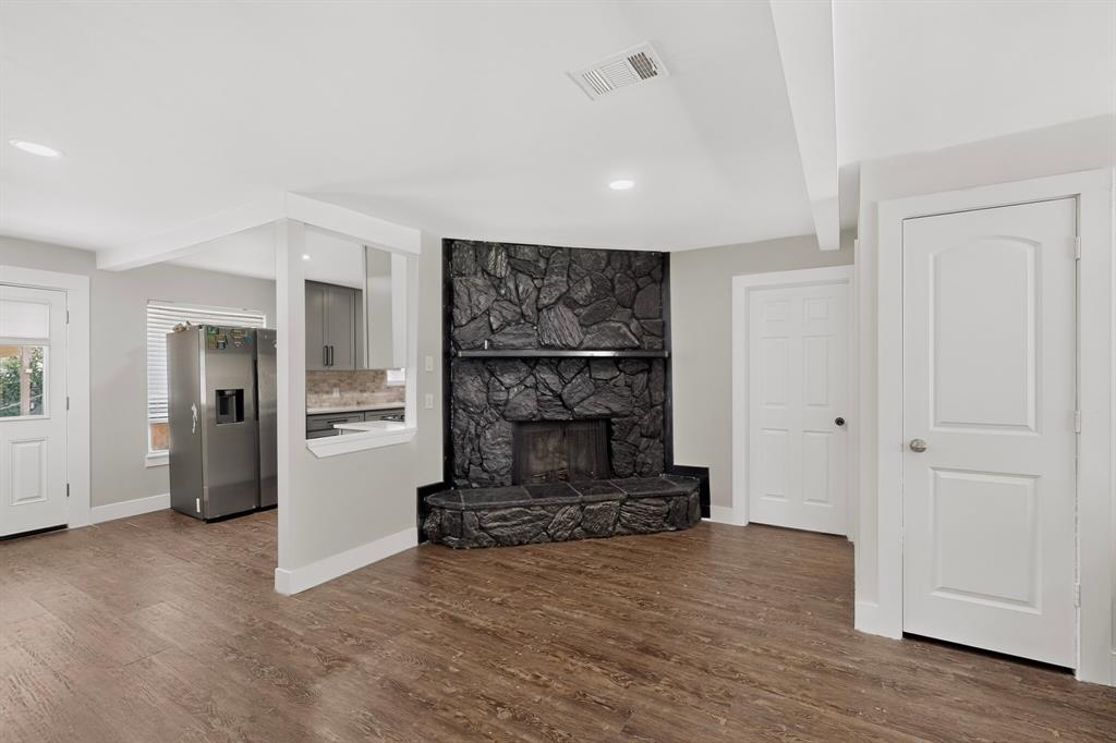 2310 Costa Mesa Drive Property Photo 5