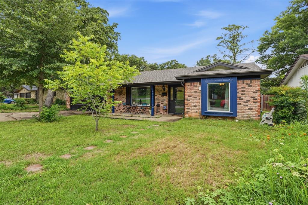 6801 Yolanda Drive Property Photo 3
