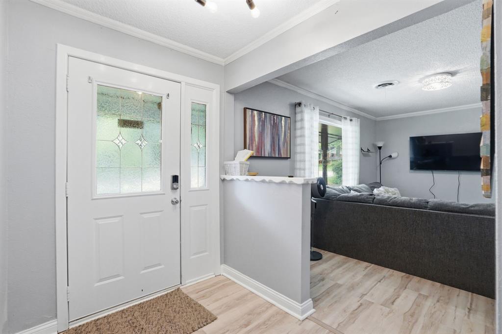 6801 Yolanda Drive Property Photo 4