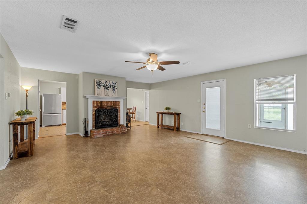 4602 Stonehaven Drive Property Photo 3