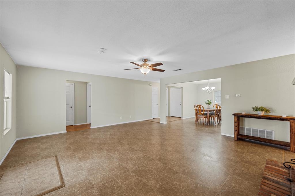 4602 Stonehaven Drive Property Photo 4