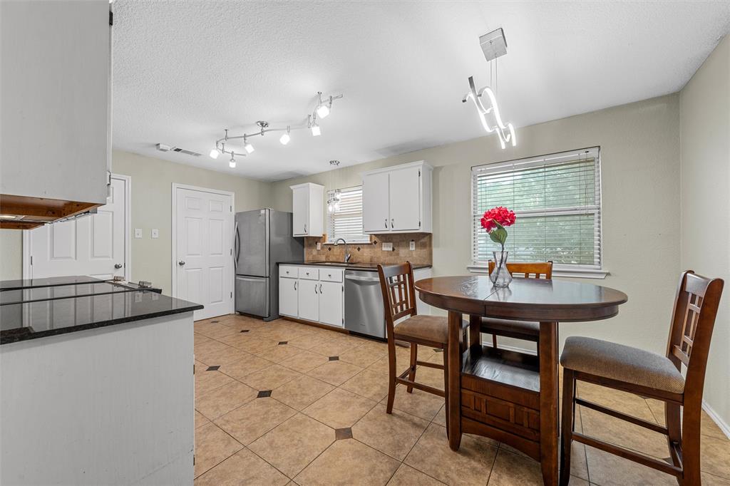 4602 Stonehaven Drive Property Photo 8