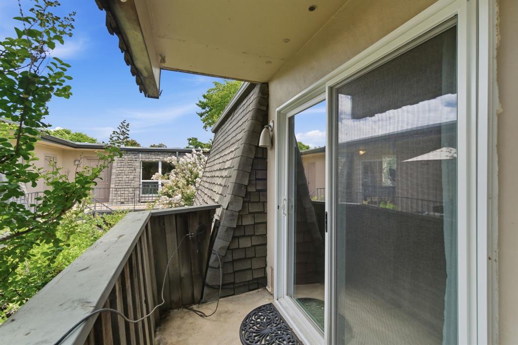 4112 Bowser Avenue 205 Property Photo 15