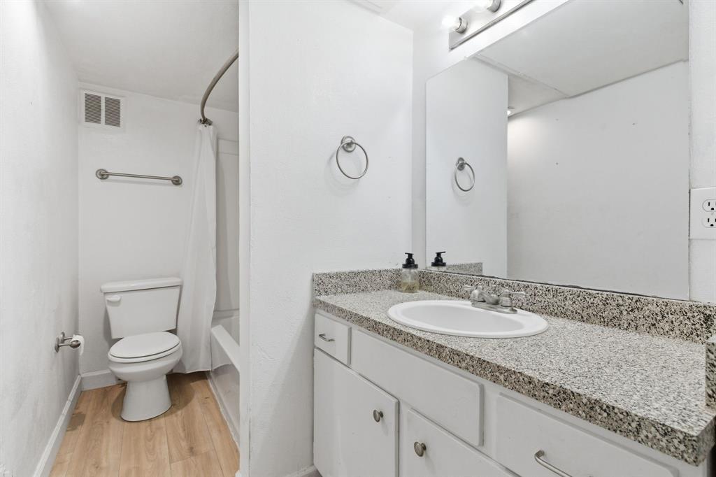 4112 Bowser Avenue 205 Property Photo 23