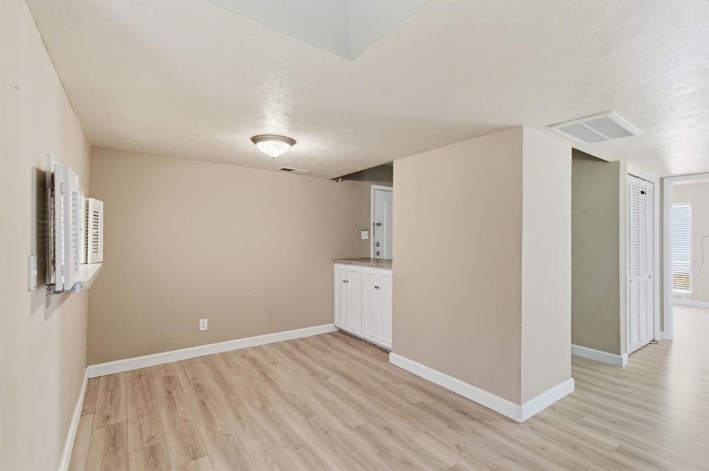 4112 Bowser Avenue 205 Property Photo 38