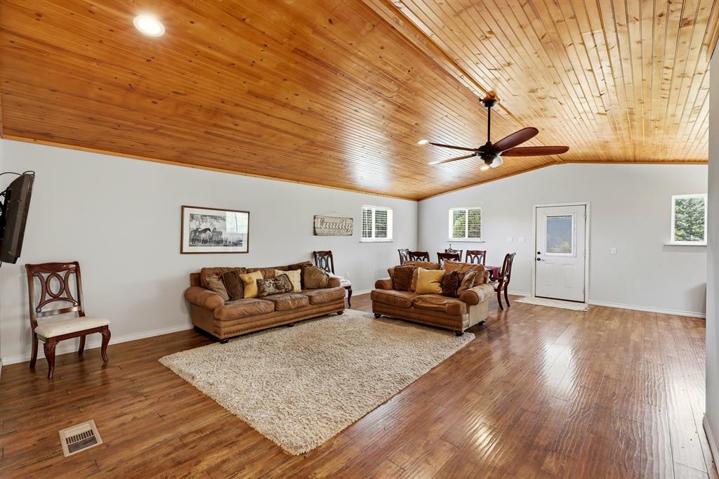 1357 County Road 3504 Property Photo 31