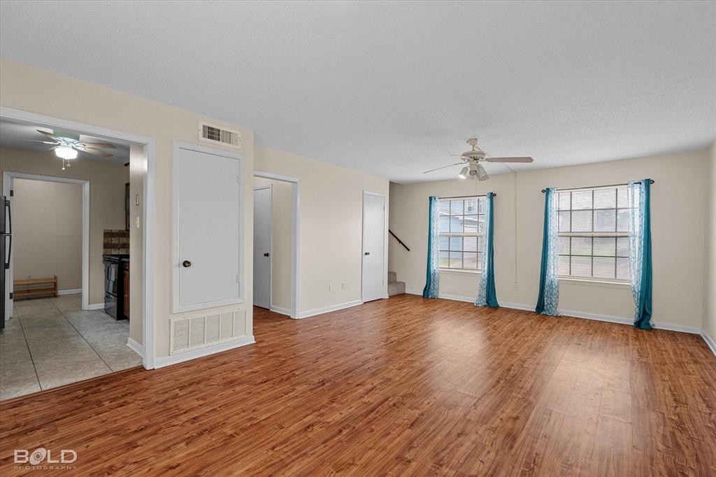 121 Carriage Square Drive Property Photo 4