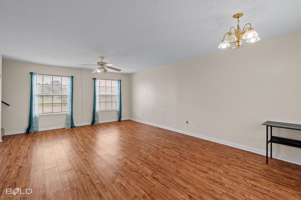 121 Carriage Square Drive Property Photo 5