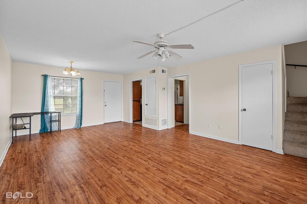 121 Carriage Square Drive Property Photo 7