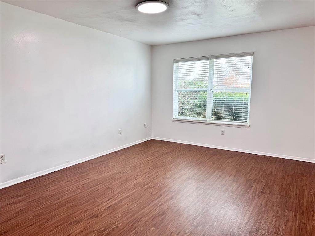 441 Sw Thomas Street D Property Photo 4