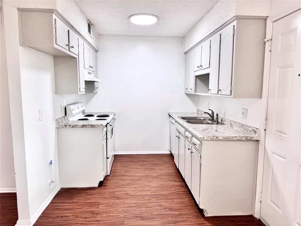 441 Sw Thomas Street D Property Photo 5