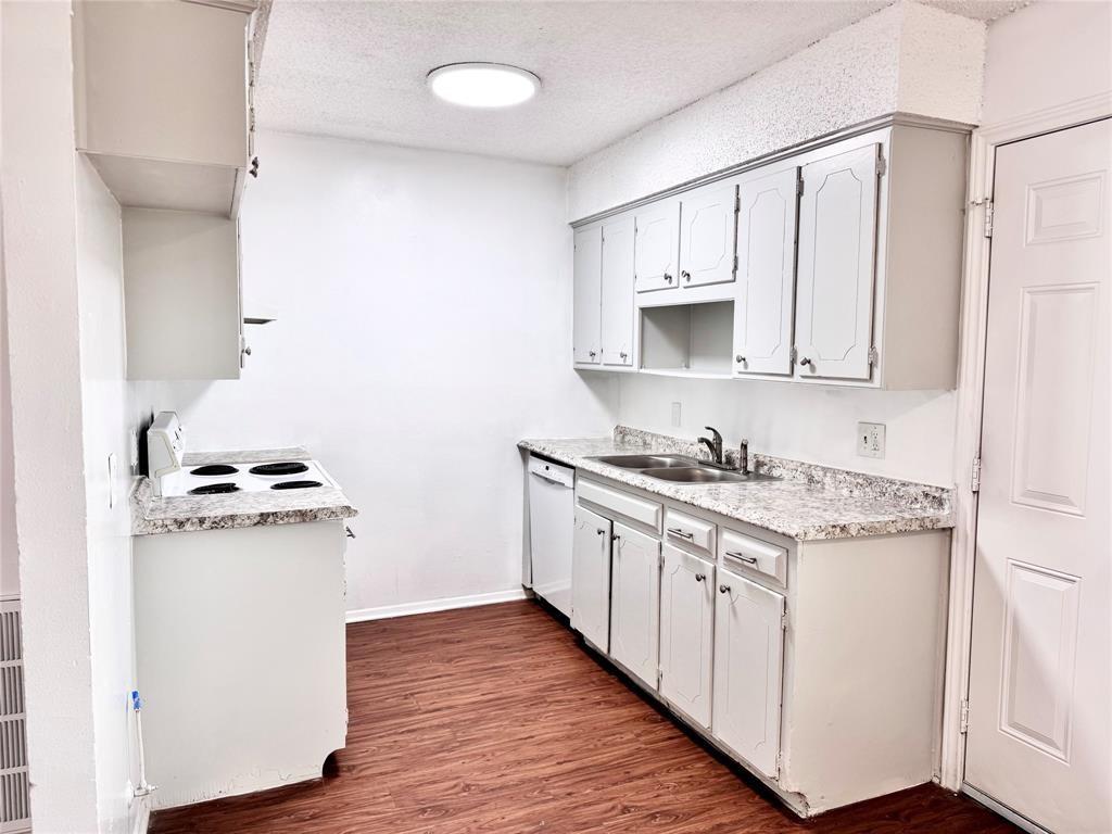 441 Sw Thomas Street D Property Photo 6