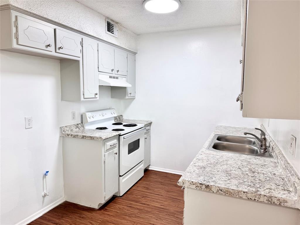 441 Sw Thomas Street D Property Photo 7