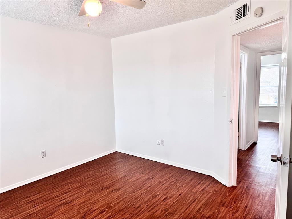 441 Sw Thomas Street D Property Photo 13