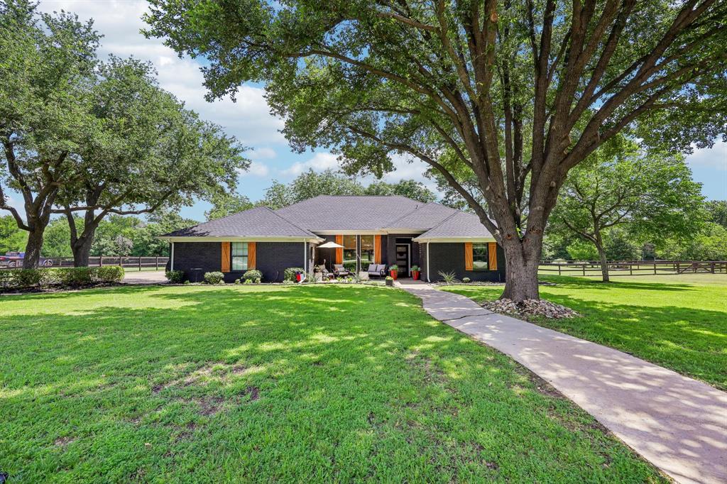 925 Meadow Drive Property Photo 1