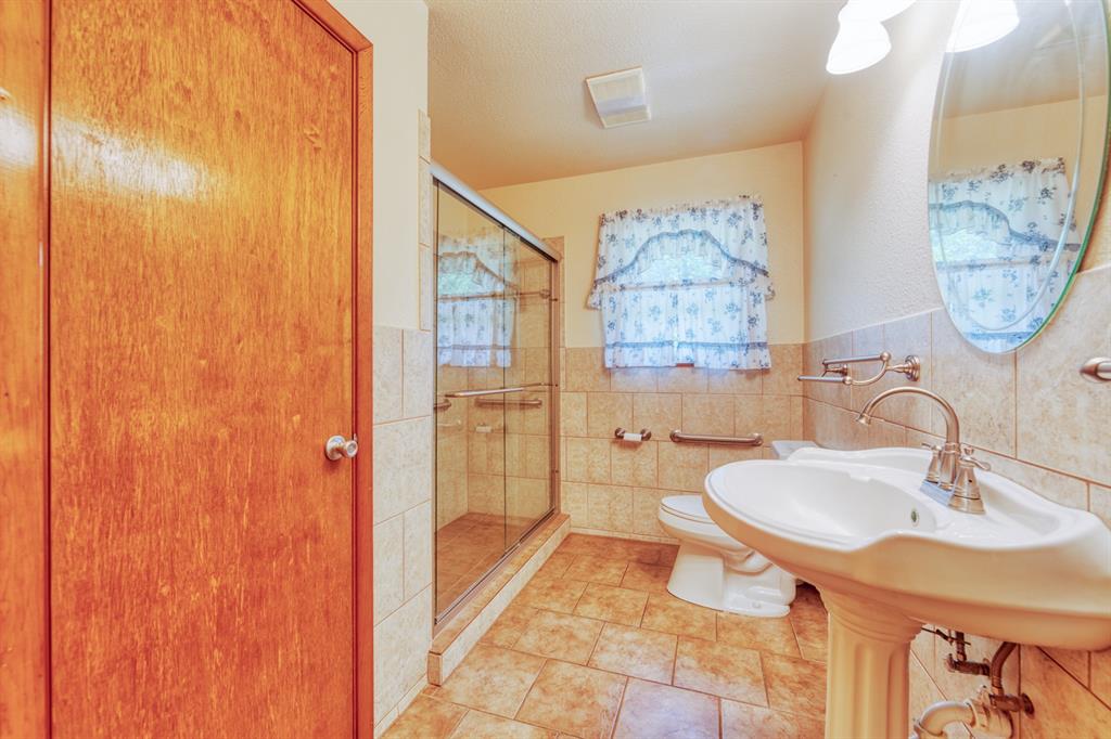 308 W White Street Property Photo 7