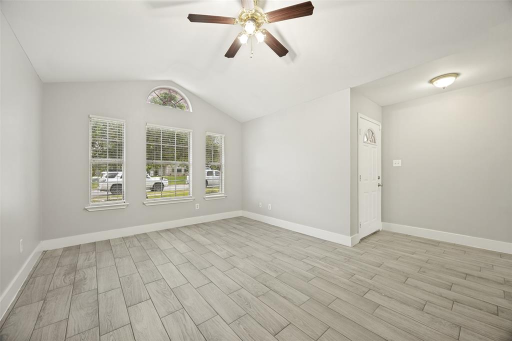 1009 Enlow Circle Property Photo 2