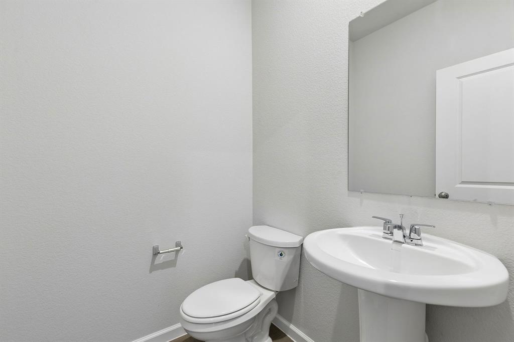 3807 Brewster Lane Property Photo 13