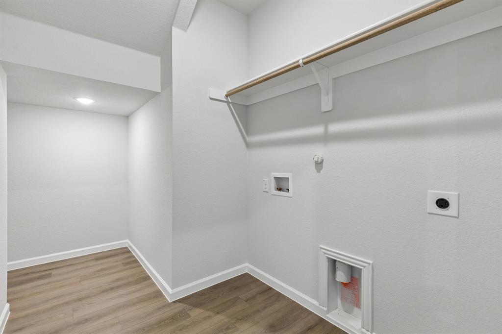 3807 Brewster Lane Property Photo 15