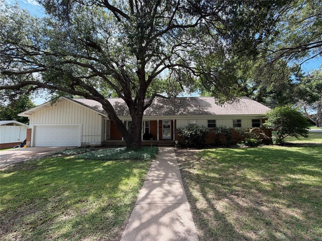 3100 Cortez Drive Property Photo 1