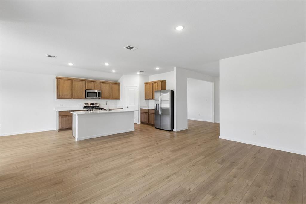 3803 Brewster Lane Property Photo 4