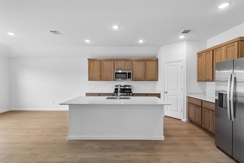 3803 Brewster Lane Property Photo 6