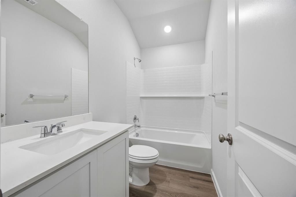 3707 Brewster Lane Property Photo 5