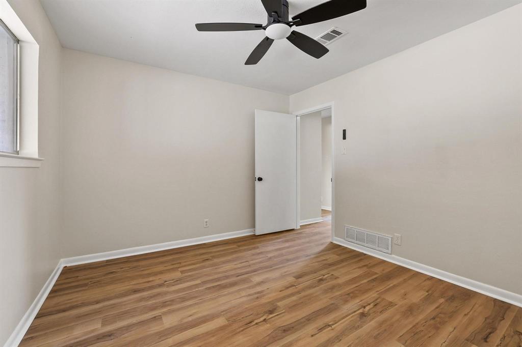 2505 Meadows Lane Property Photo 25