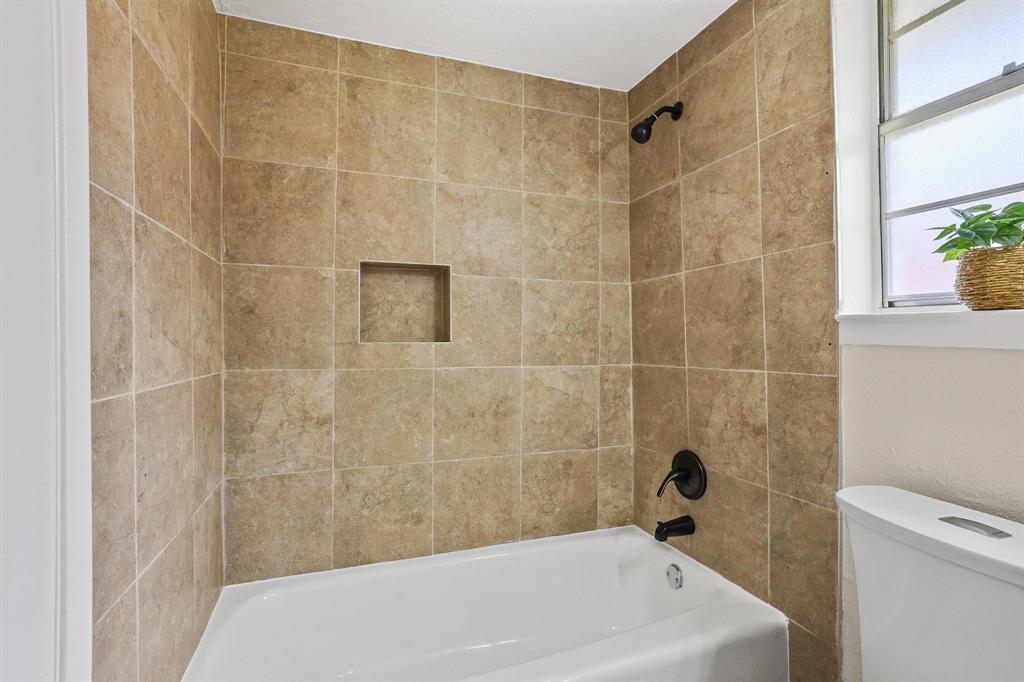 2505 Meadows Lane Property Photo 30