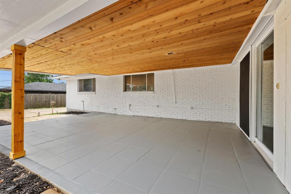 2505 Meadows Lane Property Photo 36