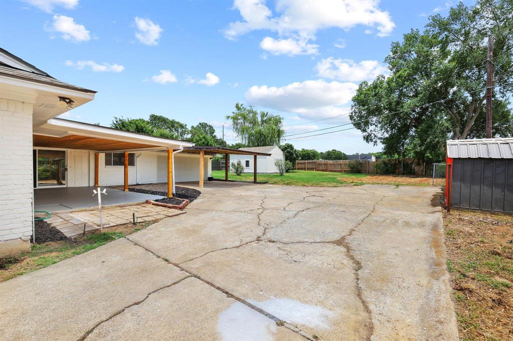 2505 Meadows Lane Property Photo 37