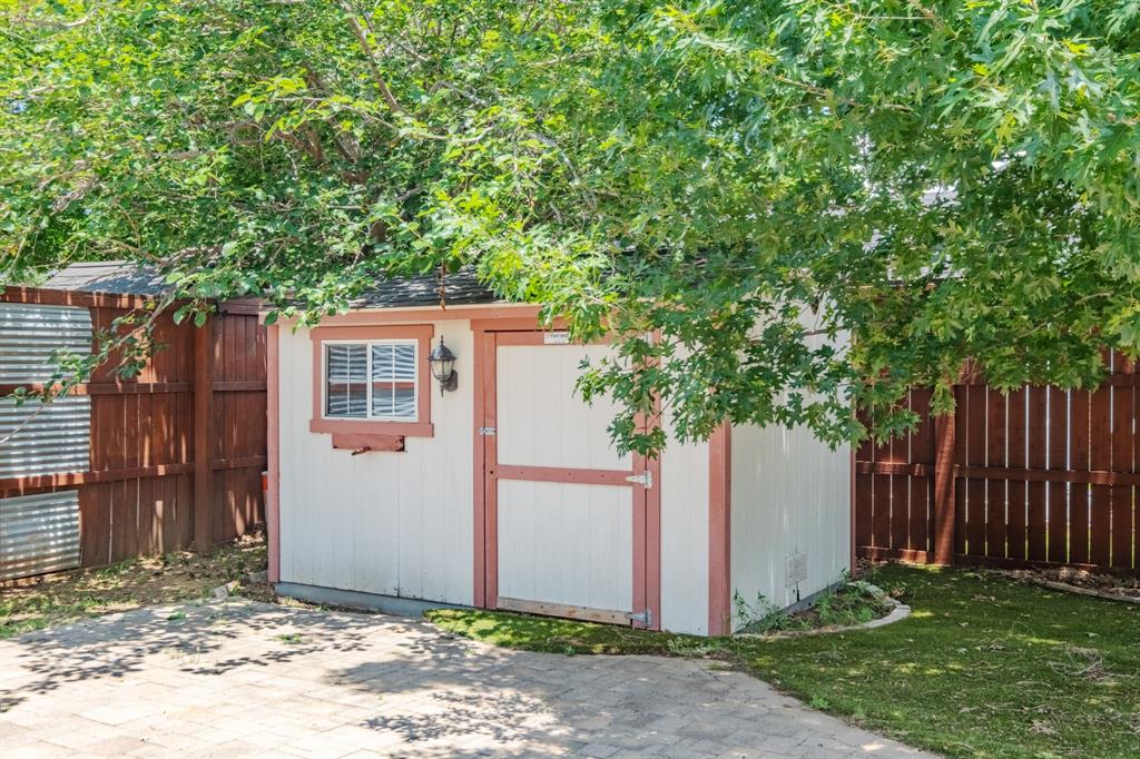7000 Herman Jared Drive Property Photo 9