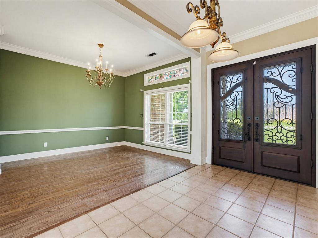 201 Willowcrest Property Photo 3