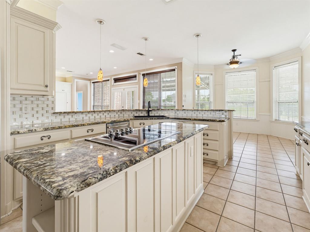 201 Willowcrest Property Photo 27