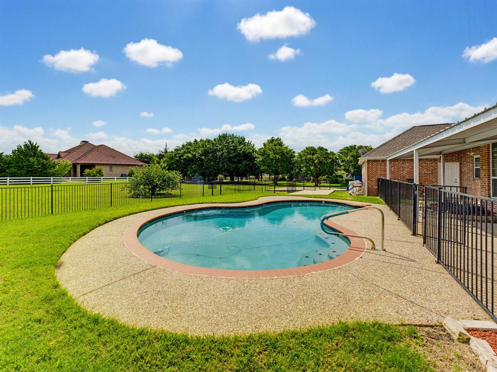 201 Willowcrest Property Photo 38