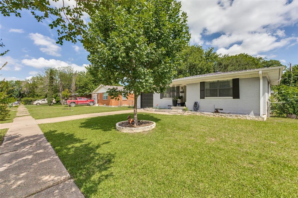 211 Brazos Street Property Photo 2