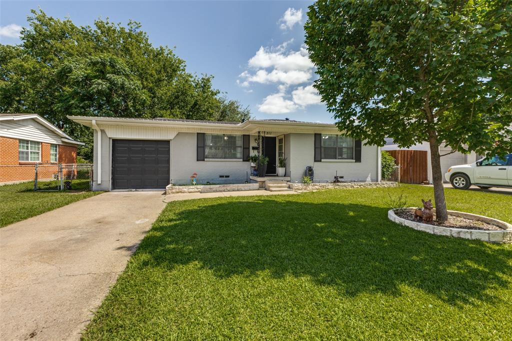 211 Brazos Street Property Photo 4