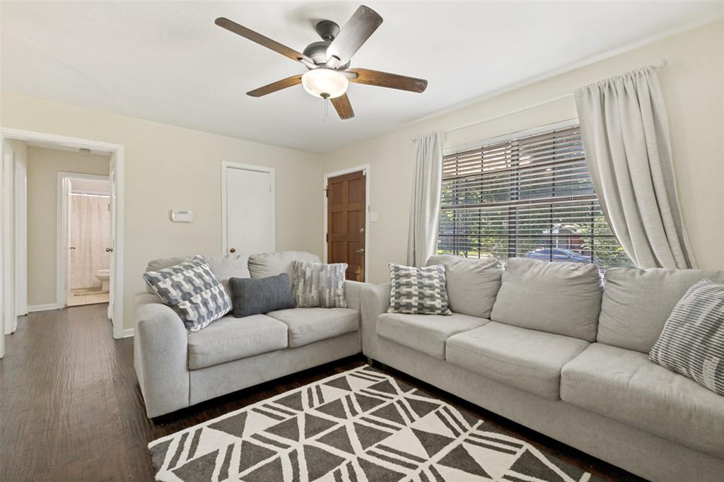 211 Brazos Street Property Photo 8