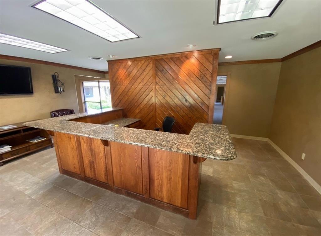 903 Interstate Highway 30 Property Photo 5