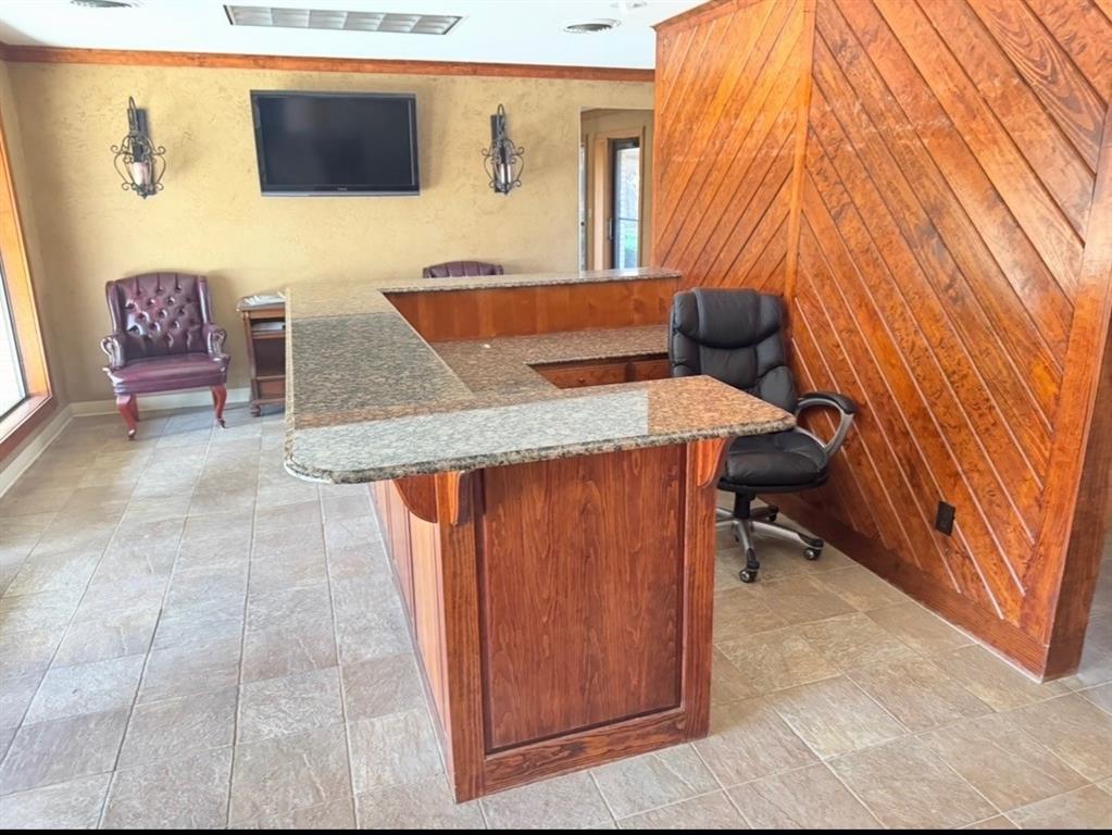 903 Interstate Highway 30 Property Photo 6