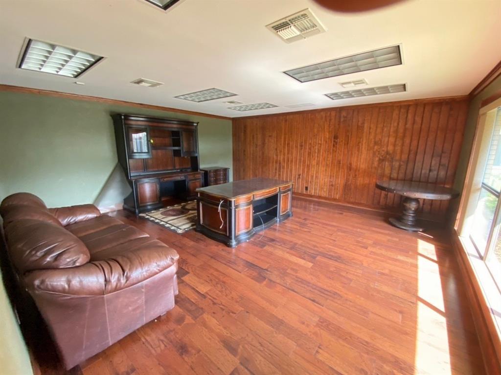 903 Interstate Highway 30 Property Photo 22