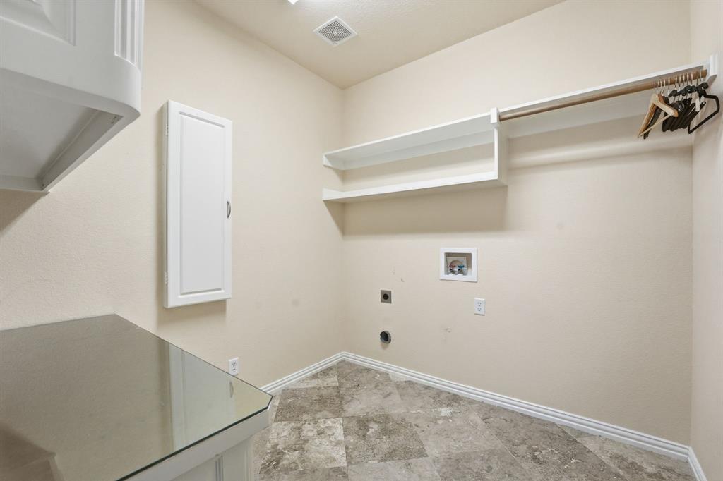 5504 Plata Lane Property Photo 4