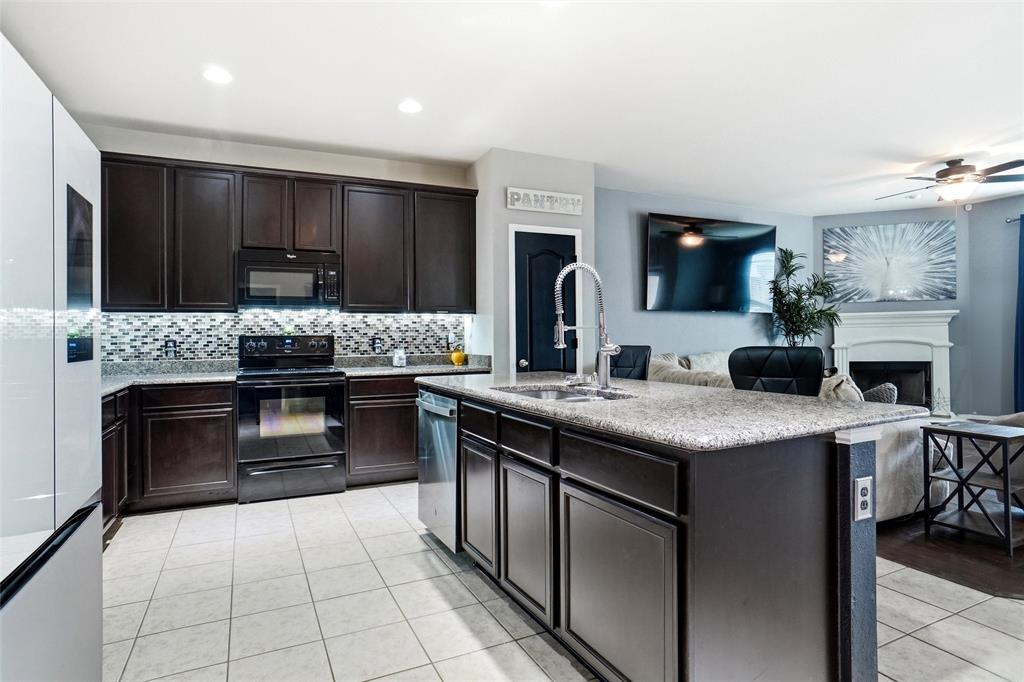 1625 Kawati Way Property Photo 1