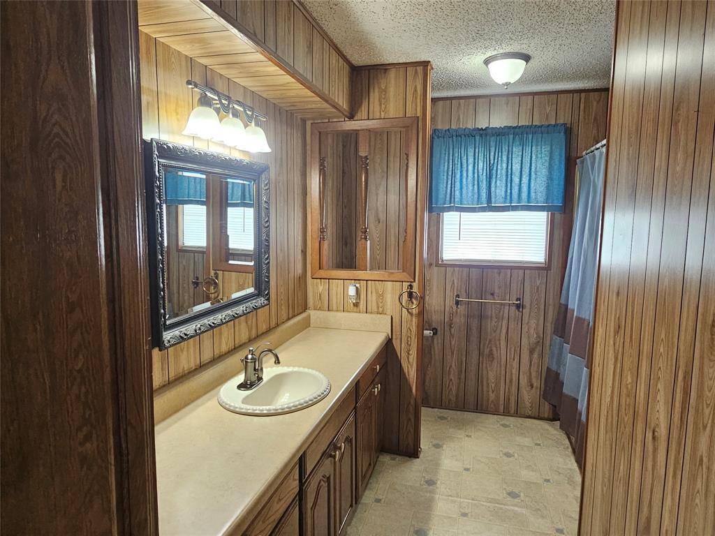 260 County Road 1885 Property Photo 14