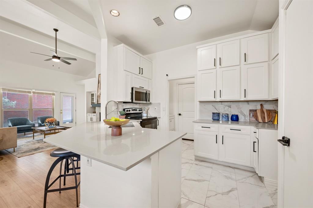 2140 Falcon Ridge Drive Property Photo 6